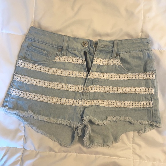 Bullhead Pants - SOLD**High Rise Boho Cut-Offs